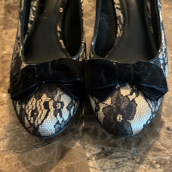 Fioni Black Lace pumps - Picture 2 of 5